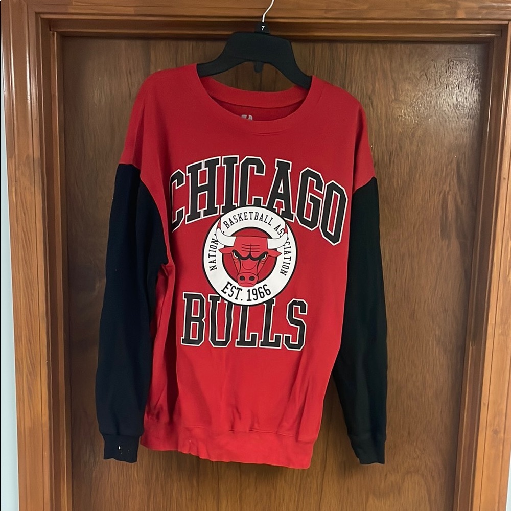 Chicago Bulls Red and Black Sweatshirt